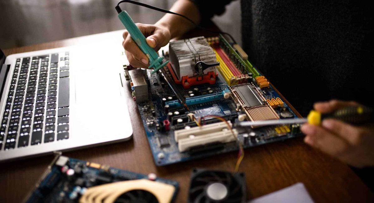 The Pros and Cons of DIY Computer Repairs